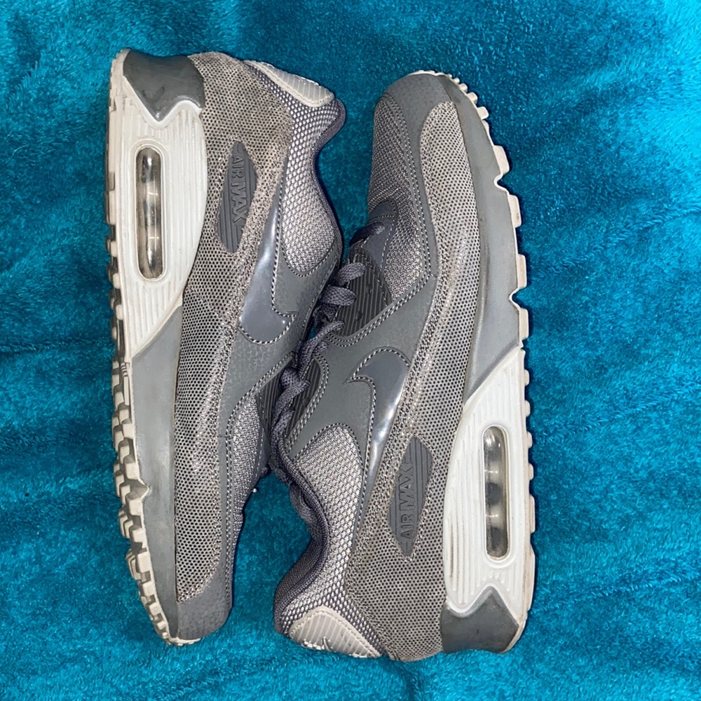 Grey Nike AirMax women’s